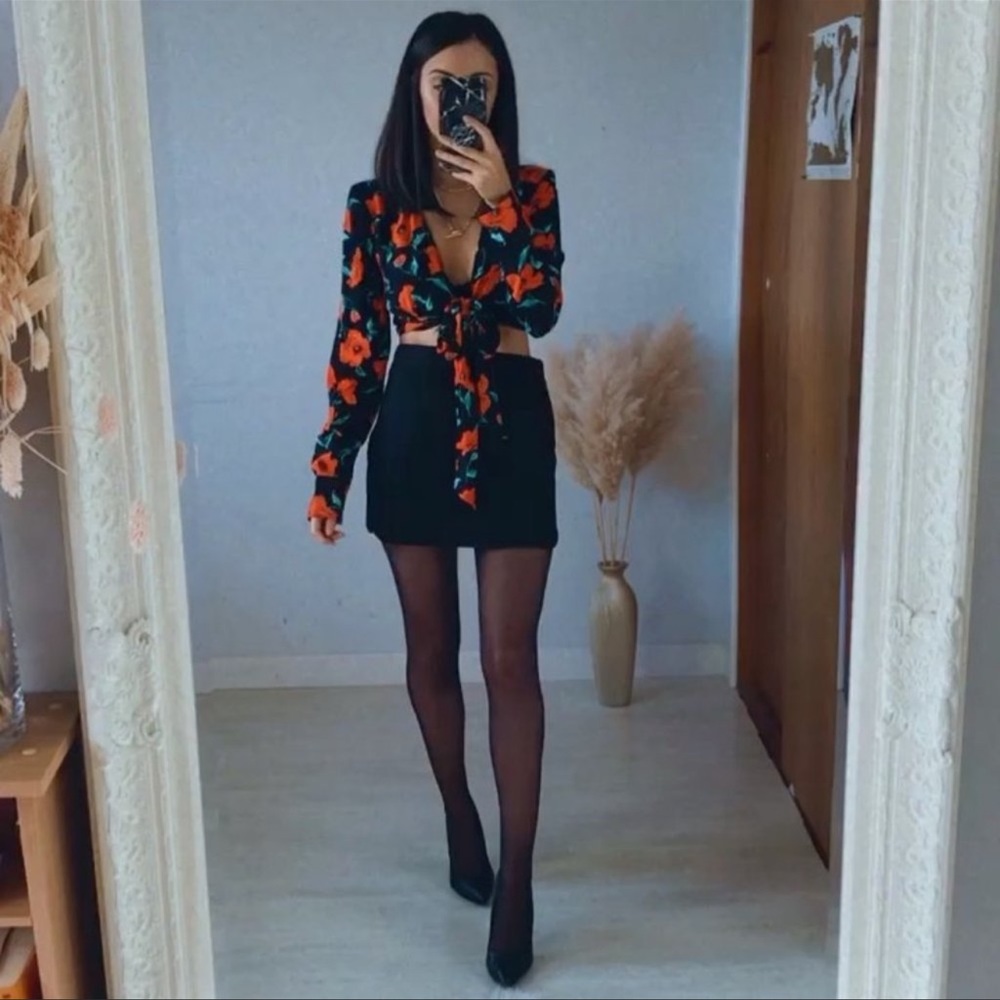 Zara Black & Red Floral Long Sleeve Tie Front Crop Top